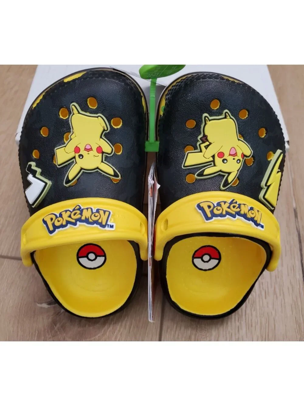 Crocs x Pokemon Pikachu Classic Clog Shoes Size c4 Kids Toddler 4 Glow in Dark